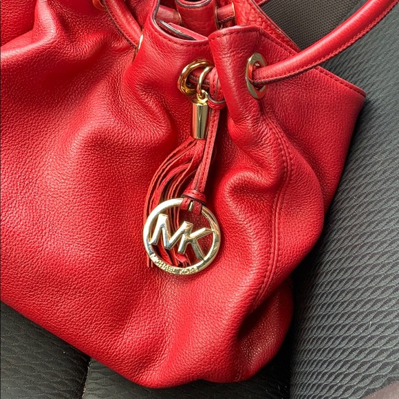 Michael Kors Handbags - ❤️Michael Kors Leather Hobo Bag